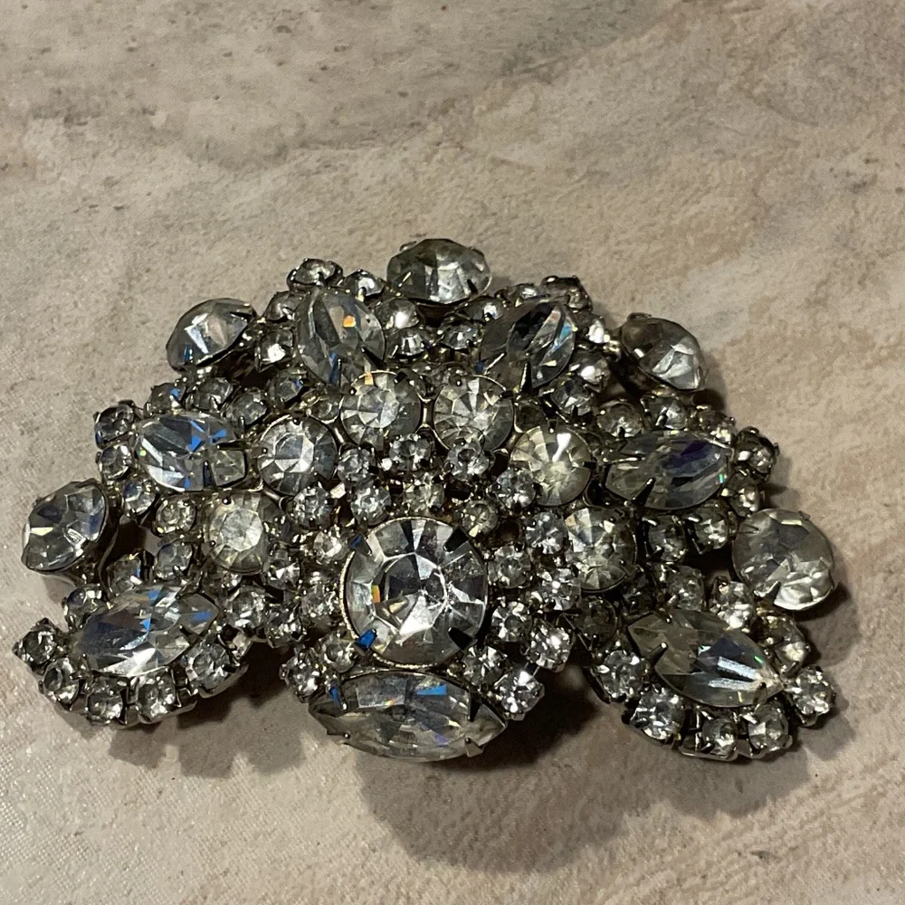 Garne  Rhinestone Brooch silvertone signed 3” across vintage